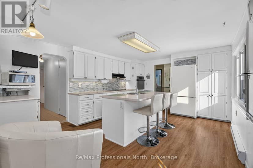 2381 11 Highway — photo 8 of 40