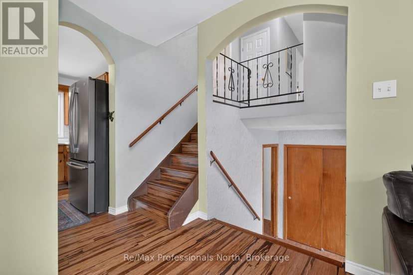 168 Albert Street N — photo 18 of 40