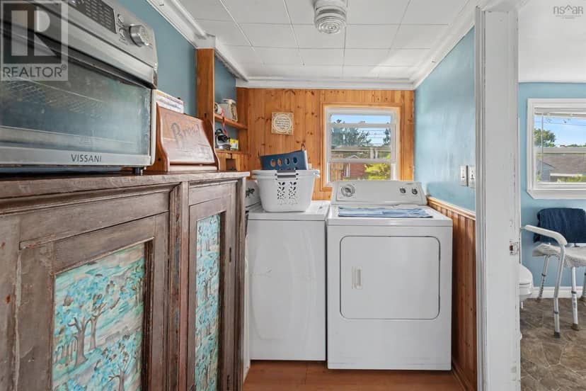 383 Kings Road — photo 8 of 25