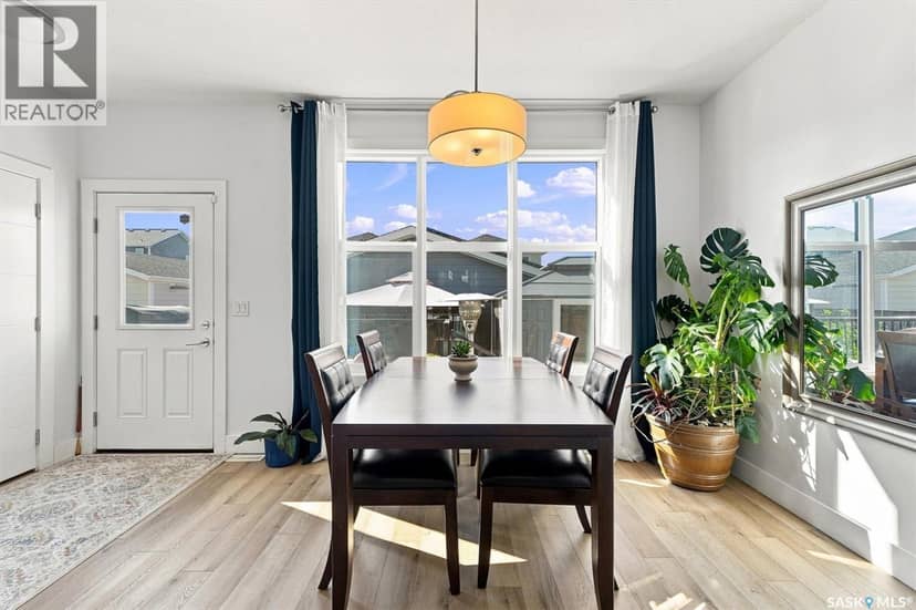 636 Meadows BOULEVARD — photo 13 of 40