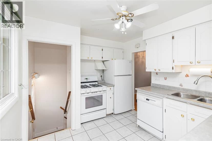 37 LORNE Avenue — photo 14 of 33