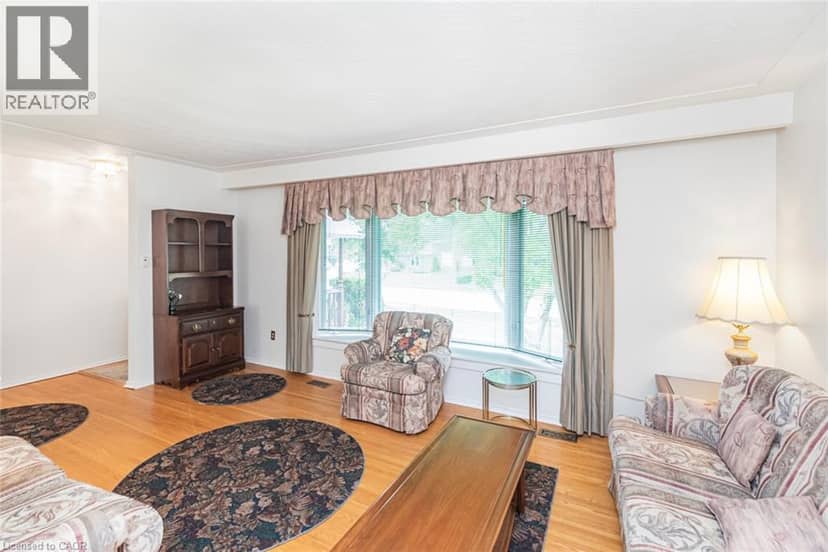 37 LORNE Avenue — photo 9 of 33
