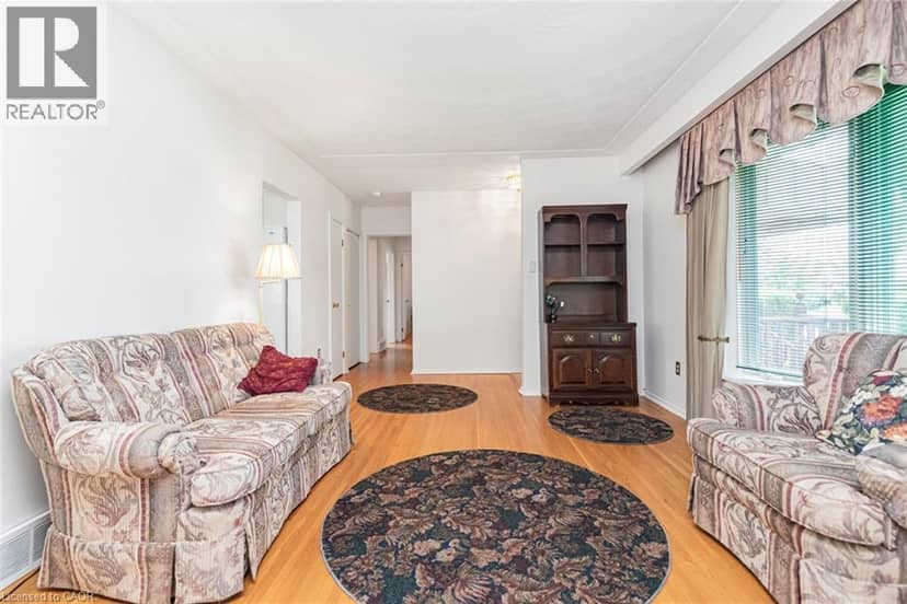 37 LORNE Avenue — photo 8 of 33