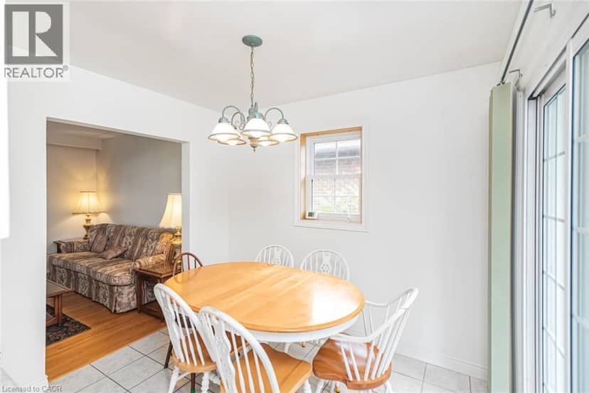 37 LORNE Avenue — photo 10 of 33