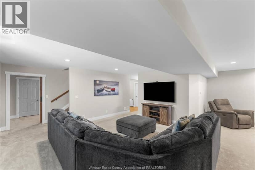 49 Montego Bay CRESCENT — photo 27 of 40