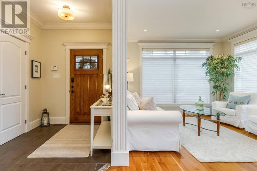 825 Shore Drive, Bedford, photo 2