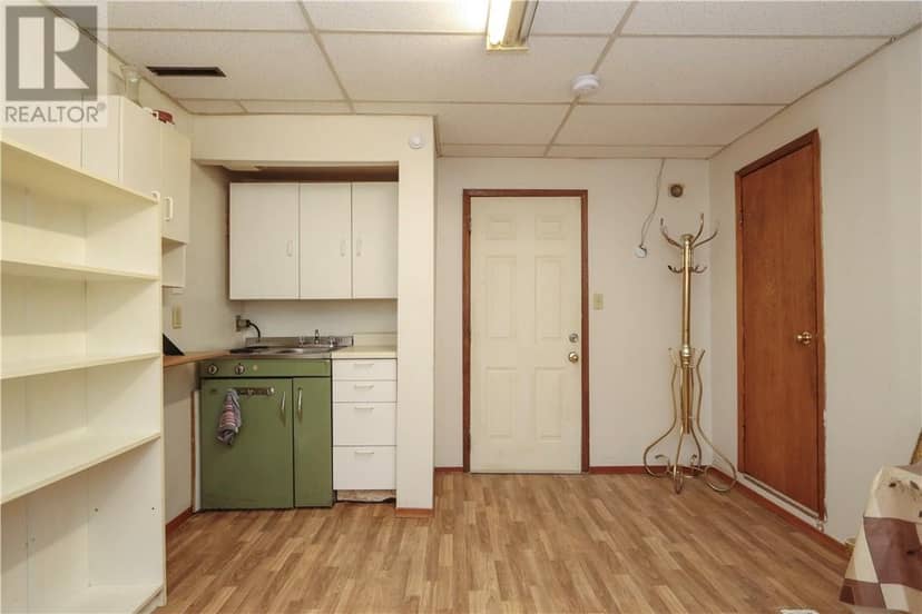 17 Landsend Street — photo 32 of 40