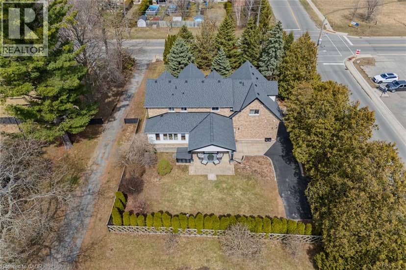 208 VICTORIA Street — photo 2 of 40