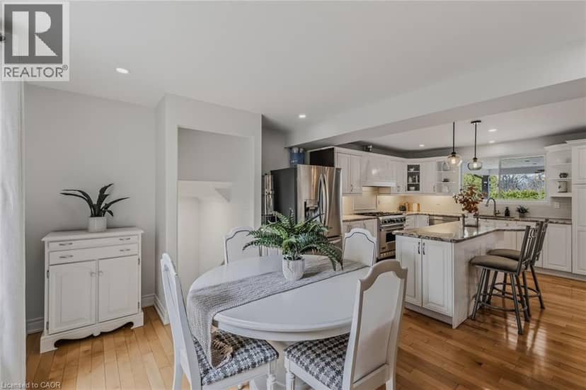 208 VICTORIA Street — photo 21 of 40
