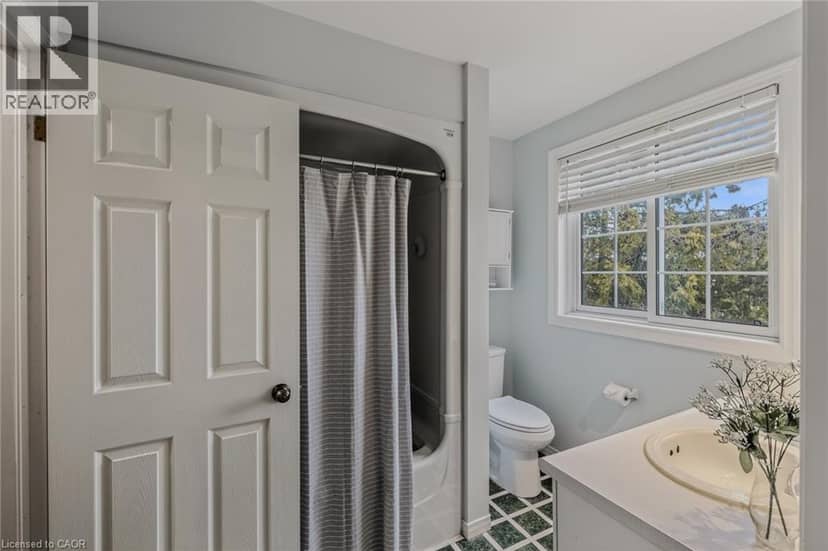208 VICTORIA Street — photo 38 of 40