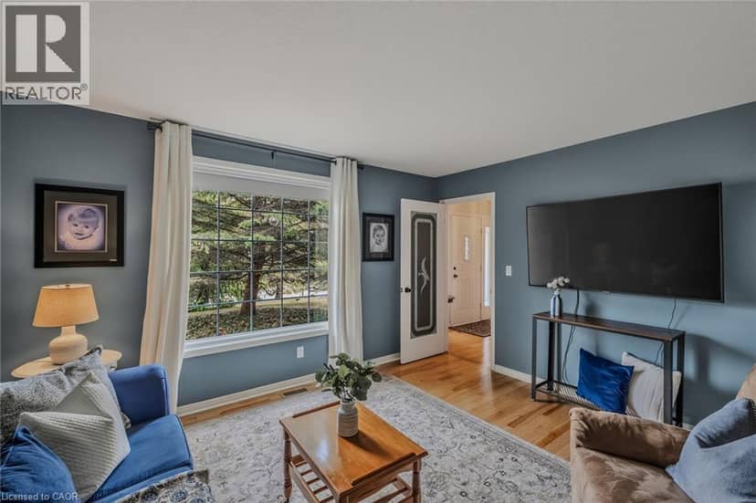 208 VICTORIA Street — photo 9 of 40