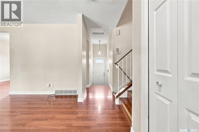 145 Dalgliesh DRIVE — photo 4 of 40