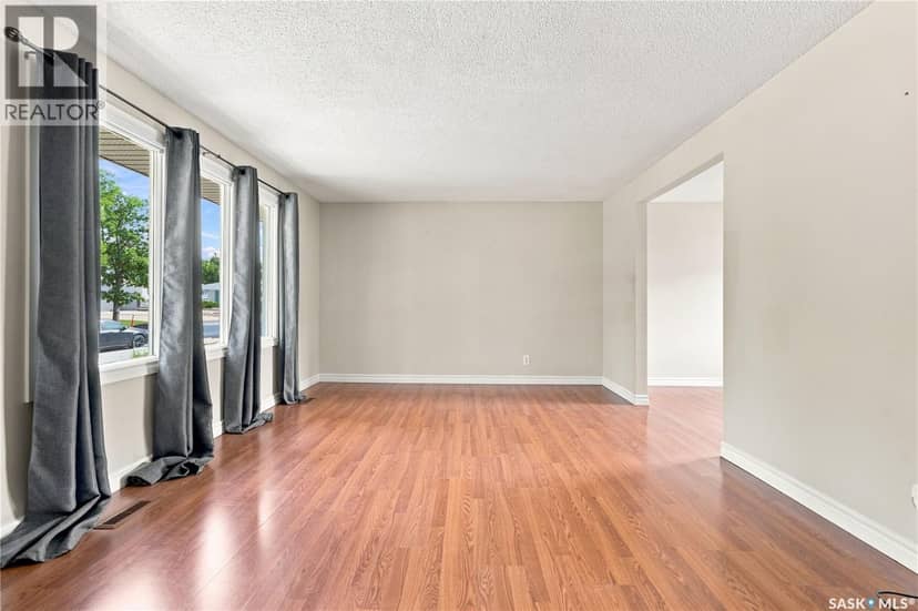 145 Dalgliesh DRIVE — photo 5 of 40