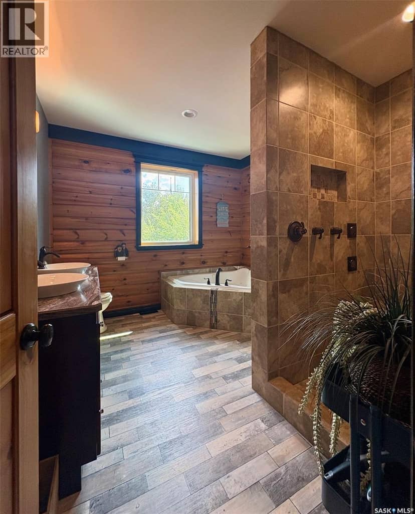 964 Whitesand AVENUE — photo 19 of 40
