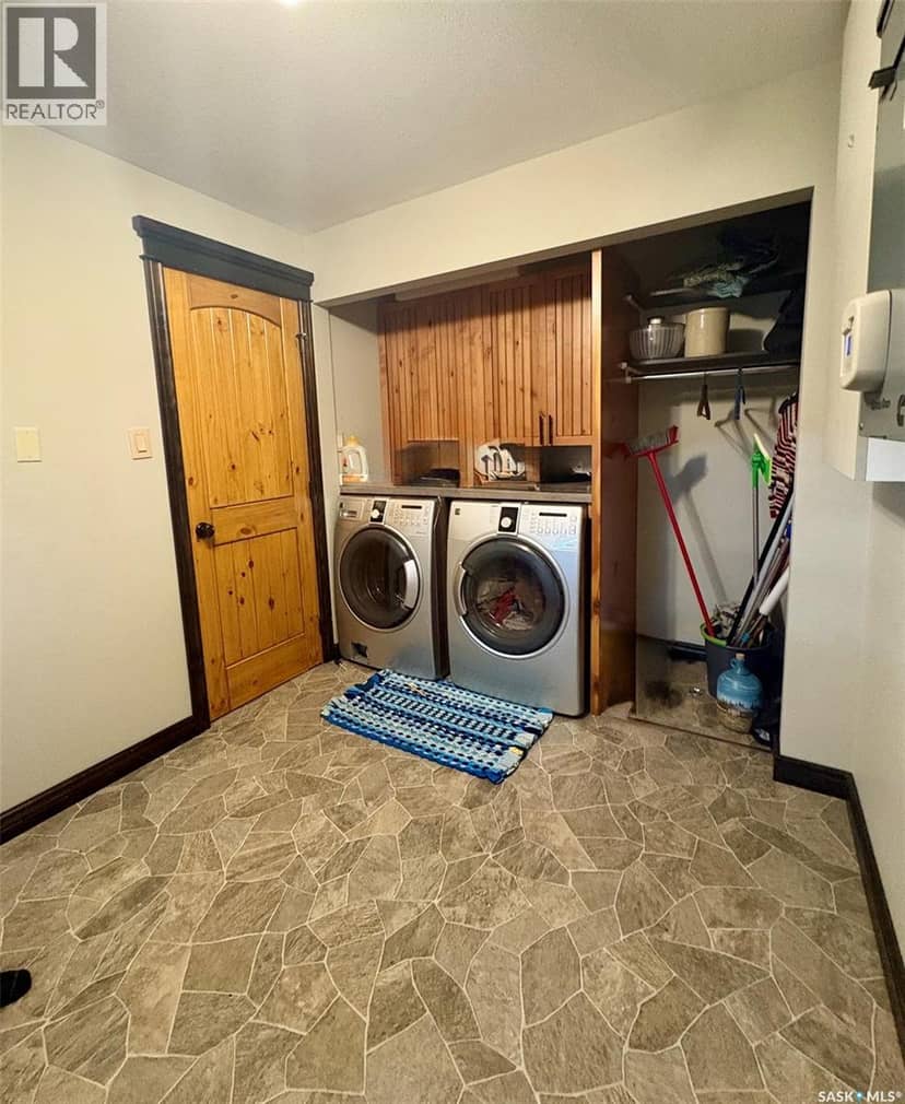 964 Whitesand AVENUE — photo 12 of 40