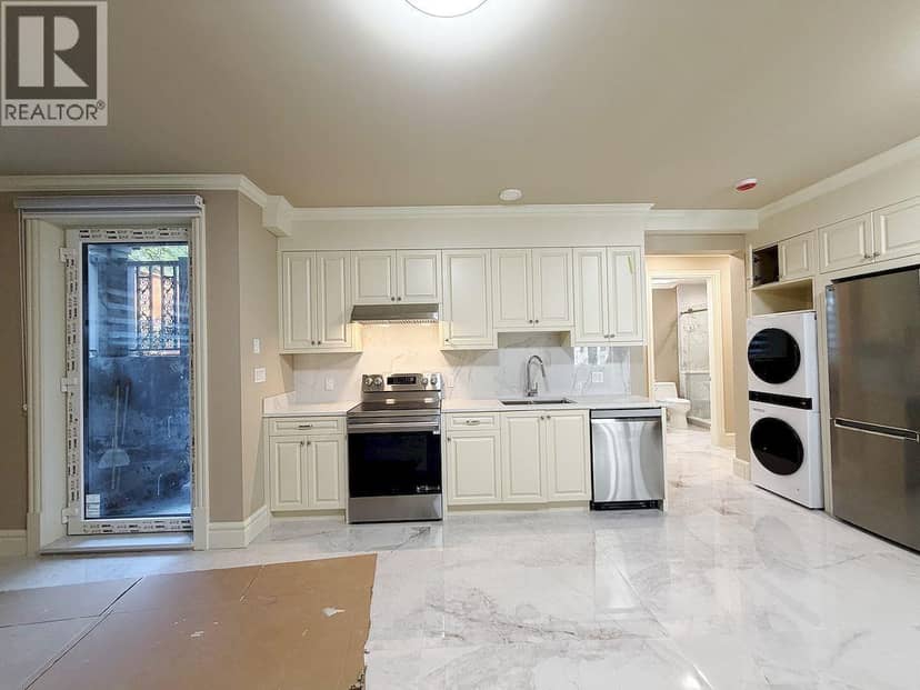 2 38xx W 36TH AVENUE, Vancouver, photo 2