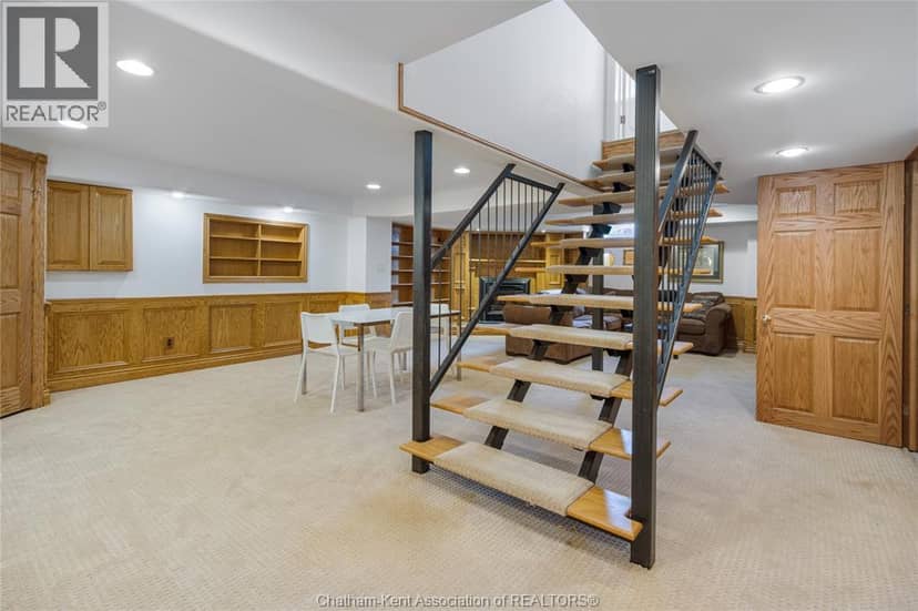 76 Pamela Crescent — photo 33 of 40