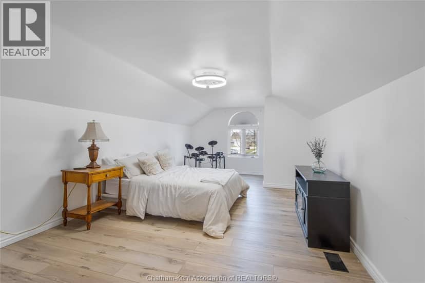 76 Pamela Crescent — photo 28 of 40