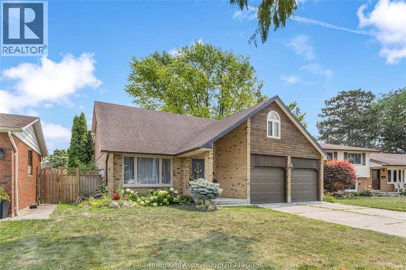 76 Pamela Crescent — photo 4 of 40