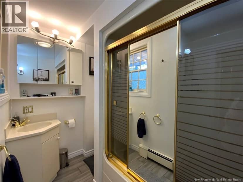 28 Lawson Street — photo 16 of 40