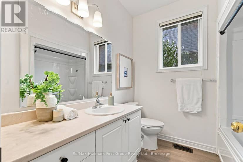 777 Prince Of Wales Drive — photo 17 of 32