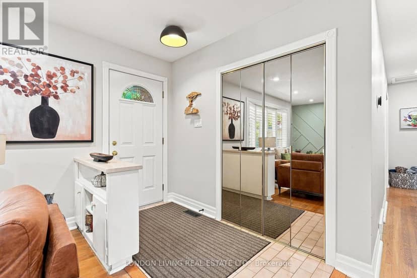7 Glenburnie Crescent, London North, photo 4