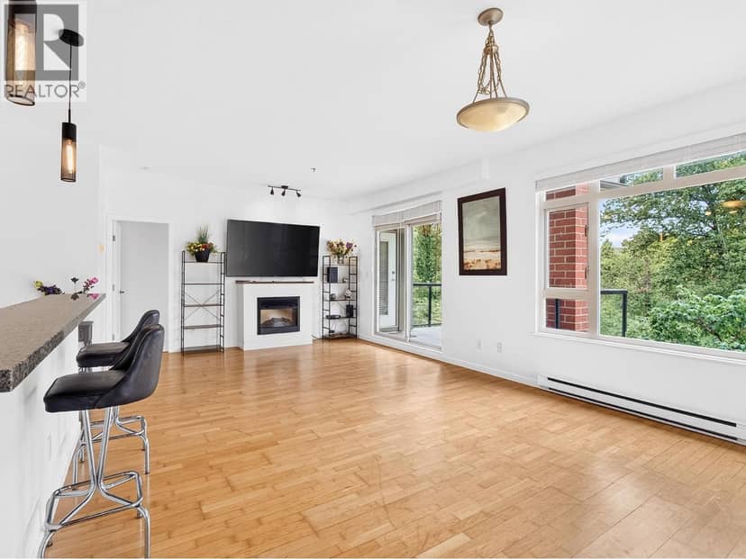 304 100 CAPILANO ROAD, Port Moody