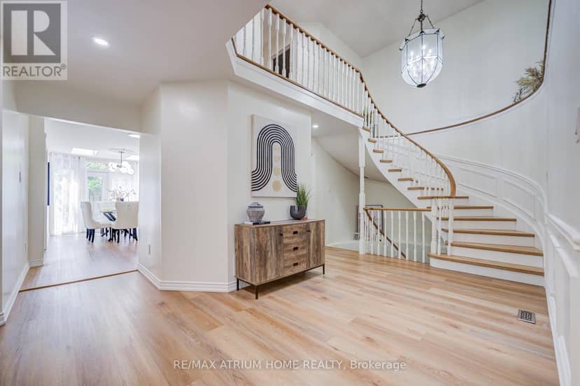 77 Rosedale Heights Drive — photo 4 of 40