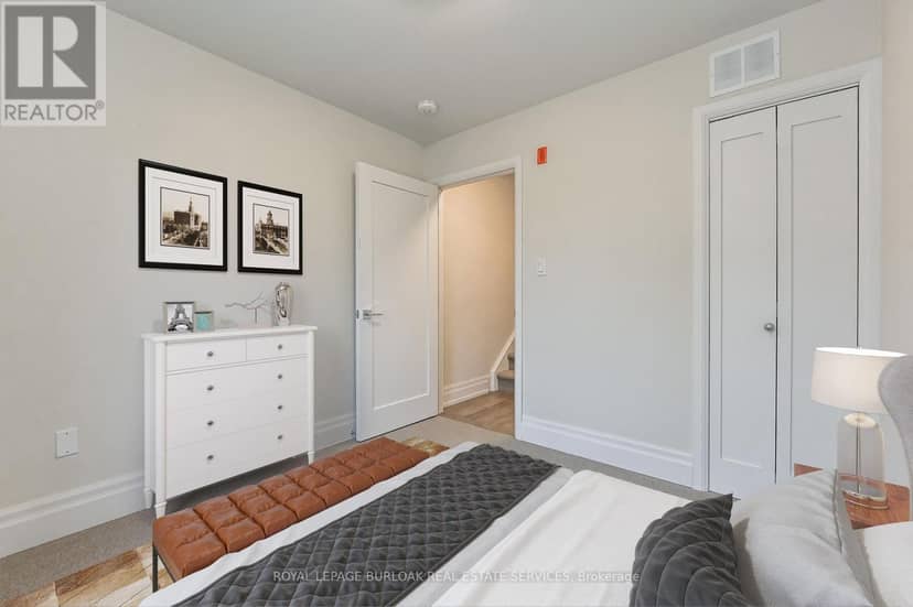 207 - 760 Lakeshore Road E — photo 14 of 22