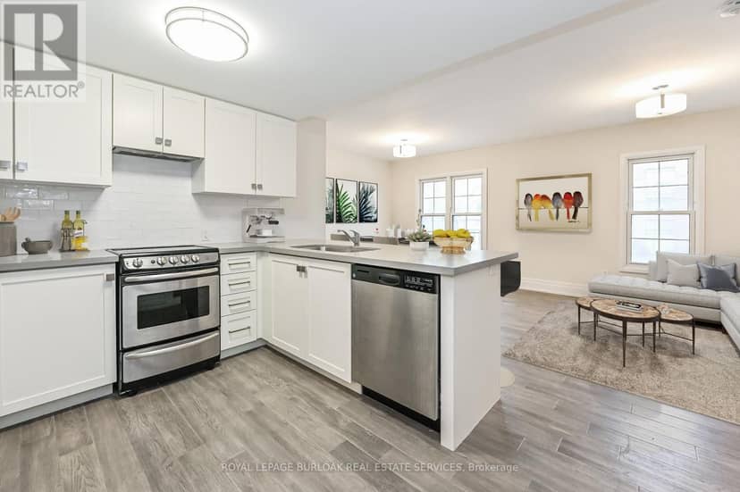 207 - 760 Lakeshore Road E — photo 7 of 22