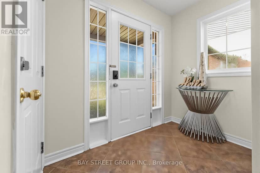 63 Dubrick Crescent — photo 2 of 40