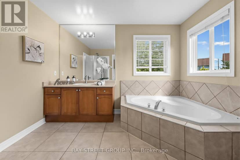 63 Dubrick Crescent — photo 20 of 40
