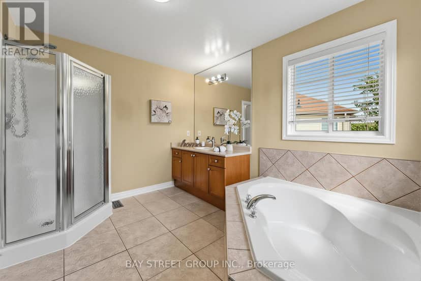 63 Dubrick Crescent — photo 21 of 40