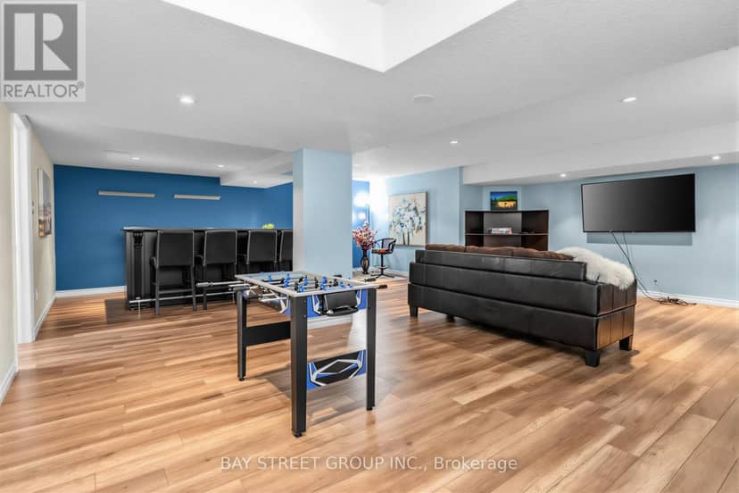 63 Dubrick Crescent — photo 33 of 40