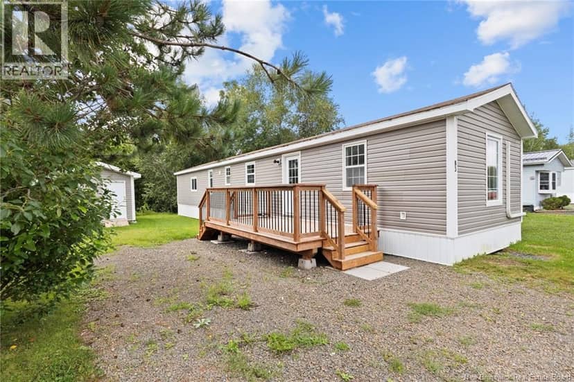 83 Leafwood Crescent — photo 2 of 40
