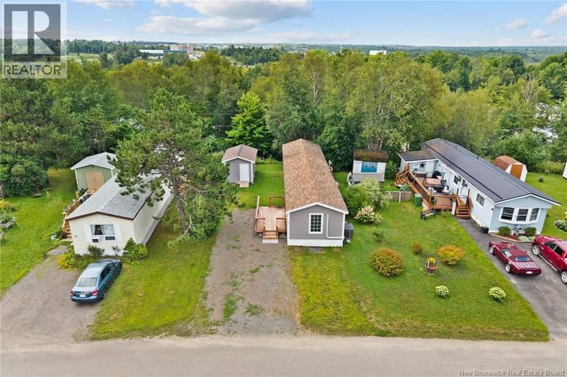 83 Leafwood Crescent — photo 3 of 40