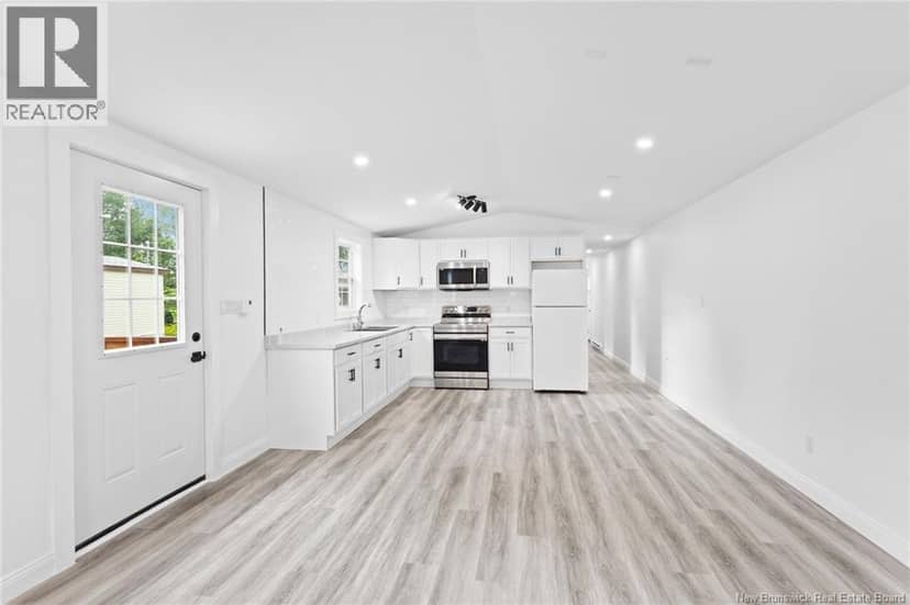 83 Leafwood Crescent — photo 8 of 40