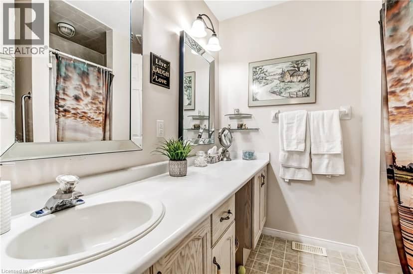 5 WALSINGHAM Drive — photo 4 of 20