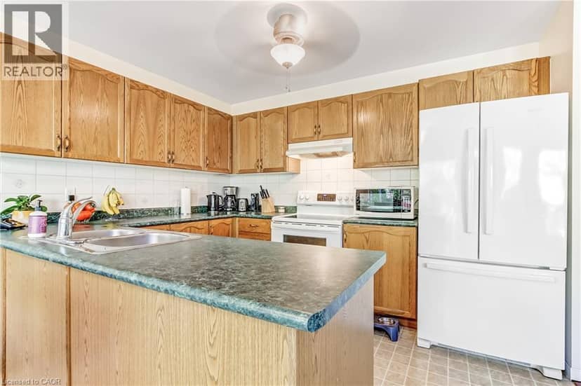 5 WALSINGHAM Drive — photo 16 of 20