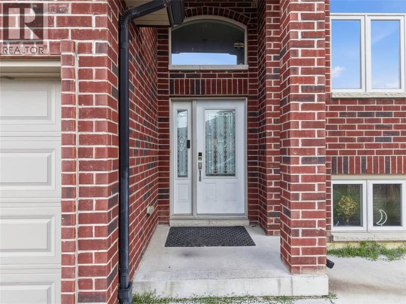 1718 Kenora Street — photo 3 of 36