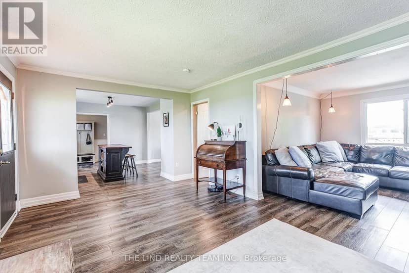 19505 Bathurst Street — photo 15 of 40