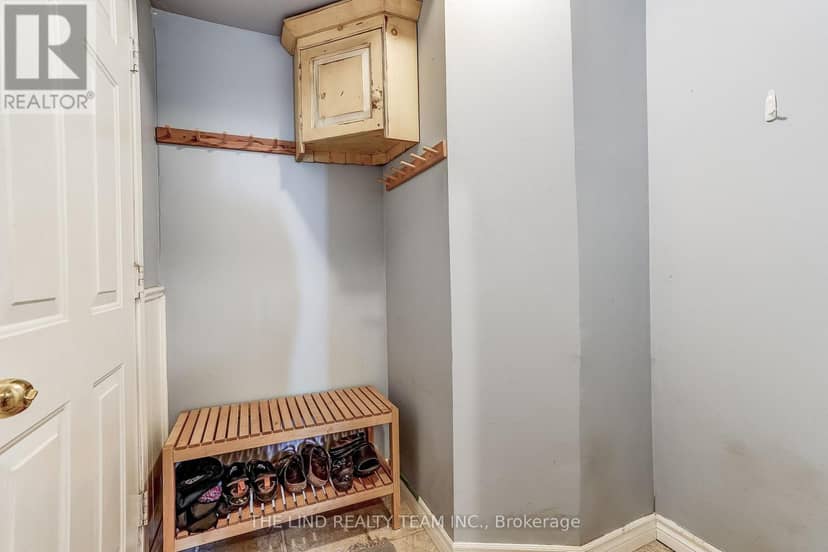 19505 Bathurst Street — photo 28 of 40
