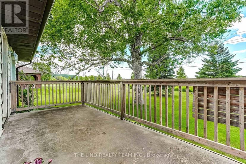 19505 Bathurst Street — photo 3 of 40