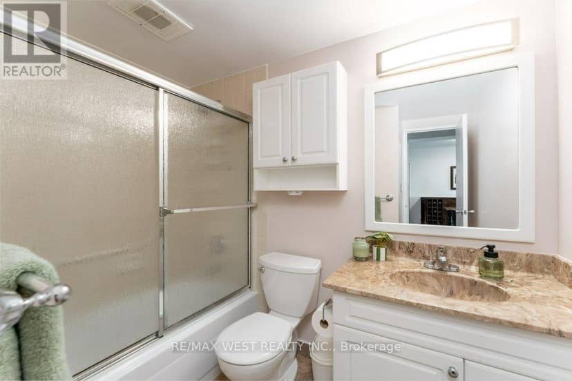 807 - 240 Scarlett Road — photo 22 of 39