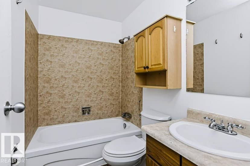 3633 44 AV NW — photo 16 of 40