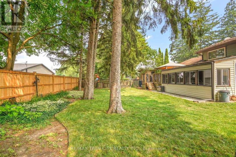 10 Brier Crescent — photo 35 of 40
