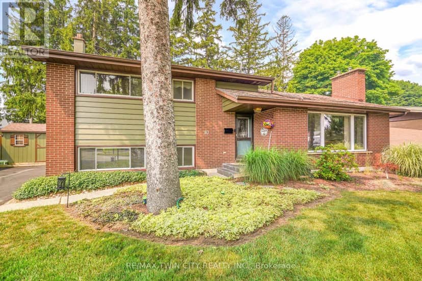 10 Brier Crescent — photo 4 of 40