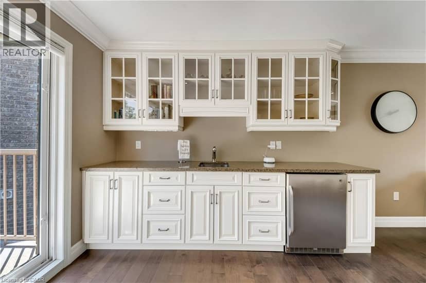 258 EDGEWATER Crescent Unit# 3 — photo 20 of 40