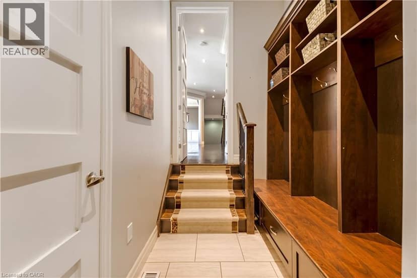 258 EDGEWATER Crescent Unit# 3 — photo 16 of 40