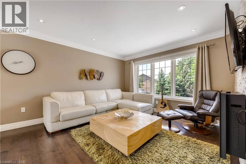 258 EDGEWATER Crescent Unit# 3 — photo 21 of 40